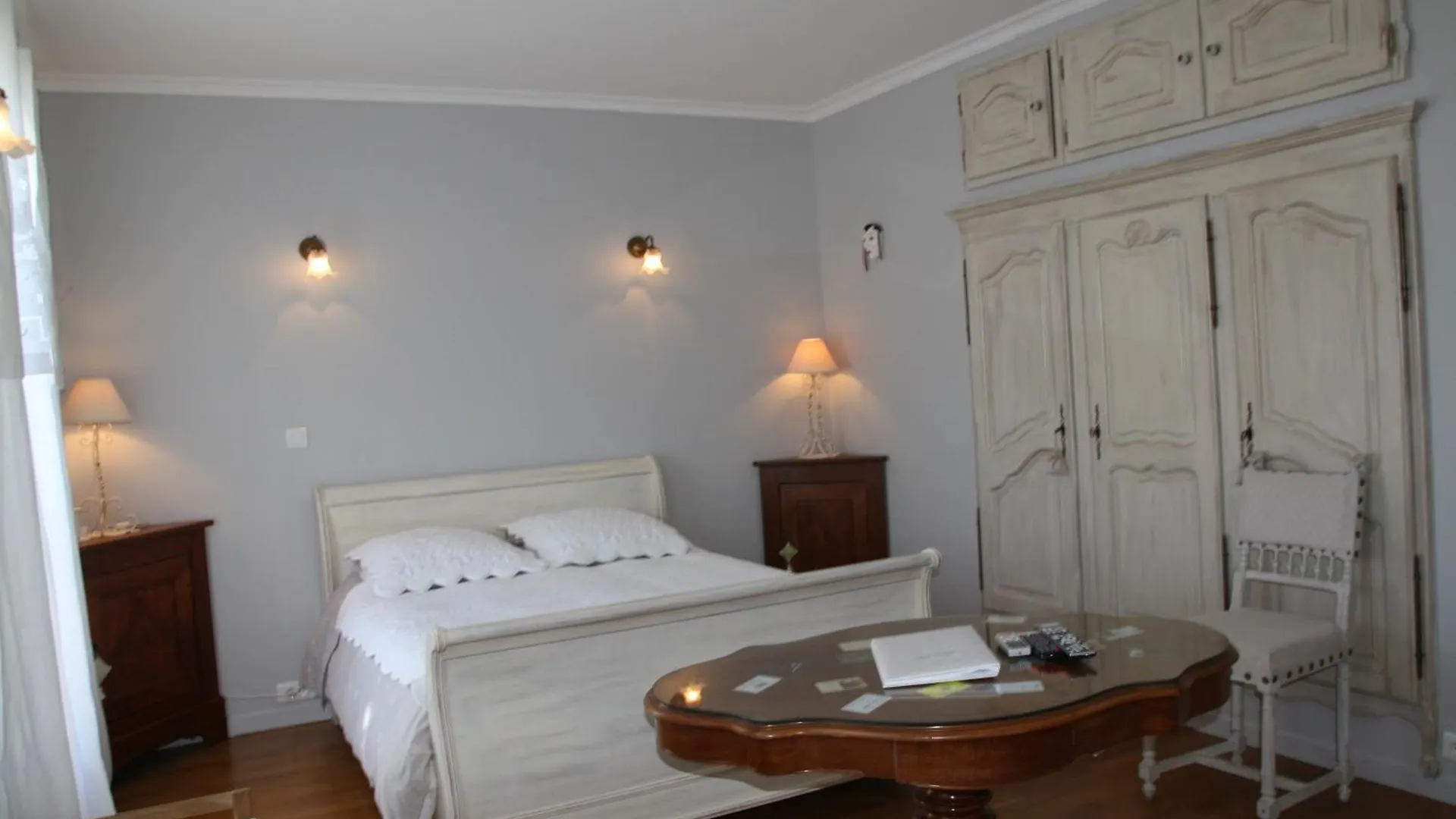 Lou Pero Mousco Hotel Saint-Paul-en-Forêt Gasthuis