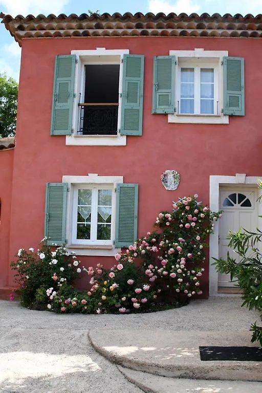 Lou Pero Mousco Hotel Saint-Paul-en-Forêt